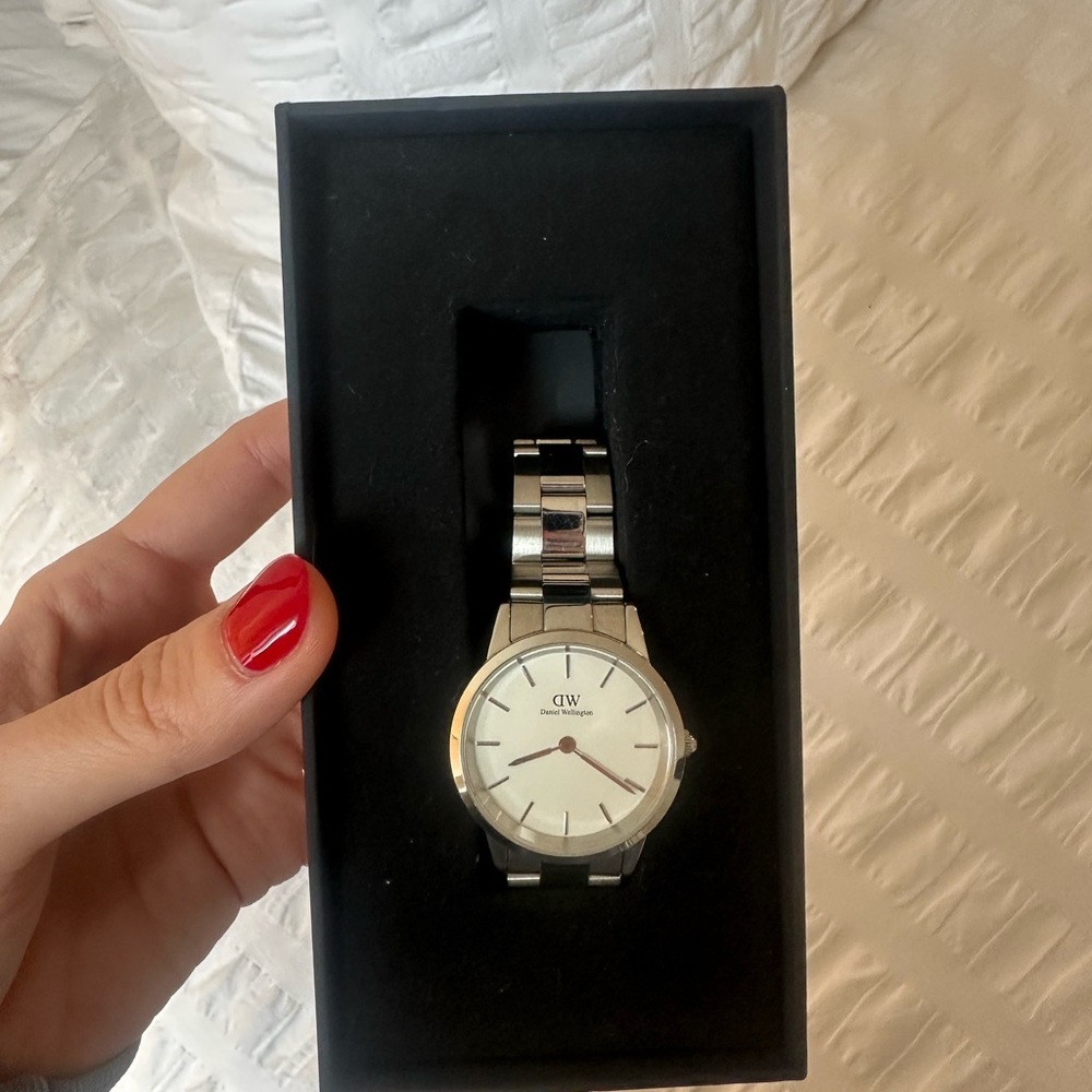 Daniel Wellington Petite Silver and White Watch